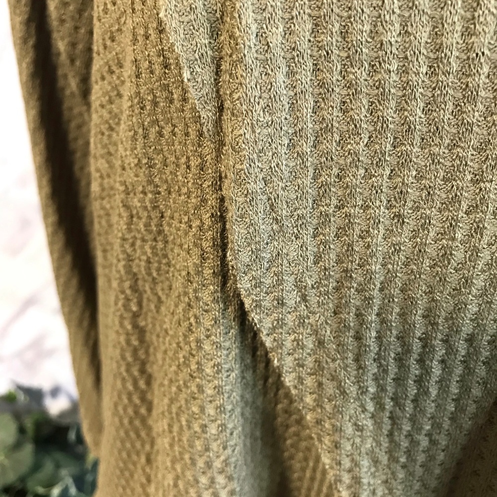 OLIVE WAFFLE MATERIAL TOP - Picture 6 of 8